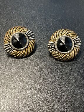 Vintage-Inspired Black & Gold Round Stud Earrings- C3